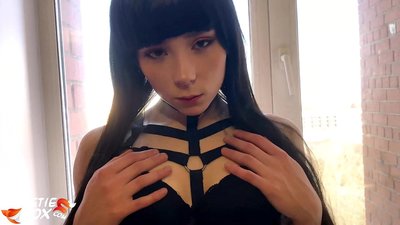 तातो श्यामला पैसाको लागि गहिरो र संवेदनशील रूपमा चुसेको छ